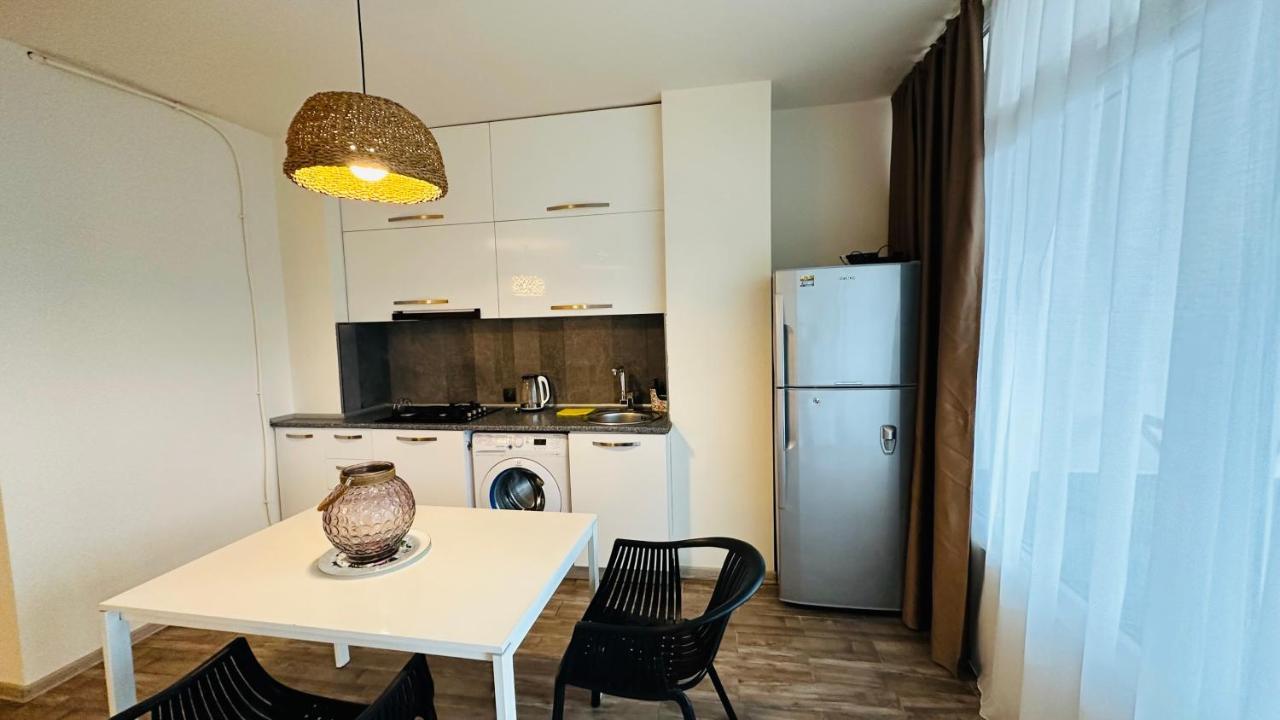 Magnolia Apartment Terrace 3 Batumi Ngoại thất bức ảnh